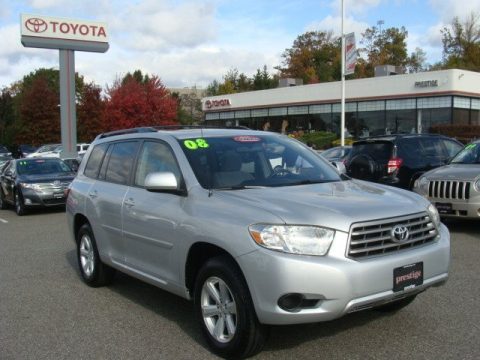 Classic Silver Metallic Toyota Highlander 4WD.  Click to enlarge.