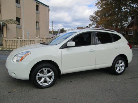 Phantom White Nissan Rogue SL AWD.  Click to enlarge.