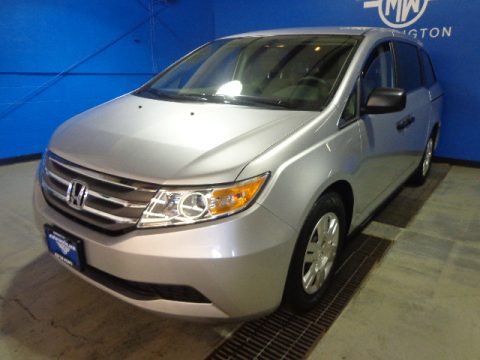 Alabaster Silver Metallic Honda Odyssey LX.  Click to enlarge.
