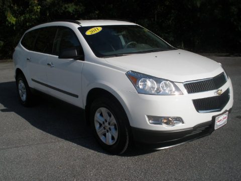White Chevrolet Traverse LS.  Click to enlarge.