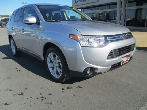Cool Silver Metallic Mitsubishi Outlander GT S-AWC.  Click to enlarge.