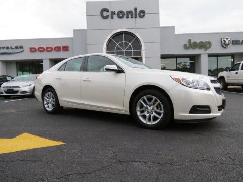 White Diamond Tricoat Chevrolet Malibu ECO.  Click to enlarge.