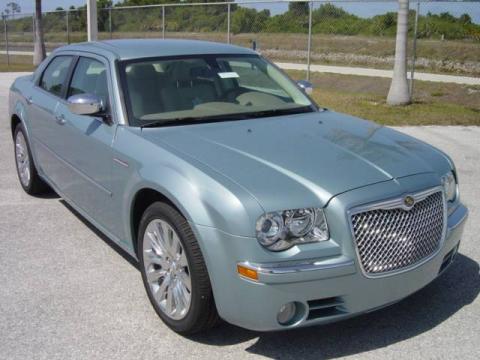Clearwater Blue Pearl Chrysler 300 C HEMI Heritage Edition.  Click to enlarge.