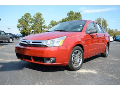 Sangria Red Metallic Ford Focus SE Sedan.  Click to enlarge.
