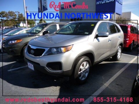 Bright Silver Kia Sorento LX.  Click to enlarge.