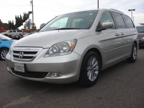 Silver Pearl Metallic Honda Odyssey Touring.  Click to enlarge.