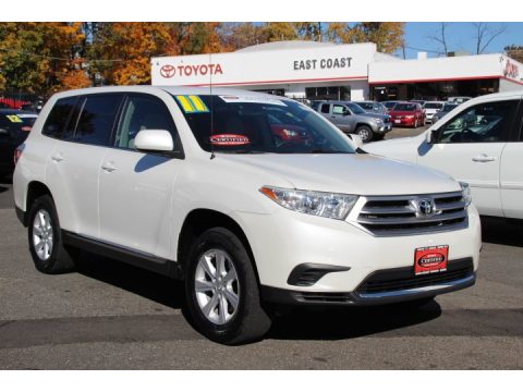 Blizzard White Pearl Toyota Highlander V6 4WD.  Click to enlarge.