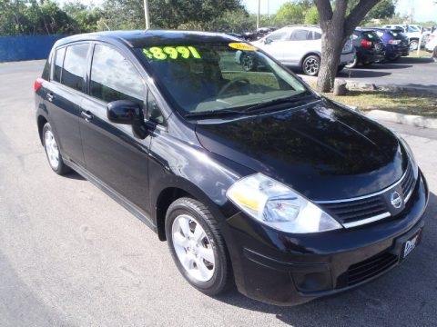 Super Black Nissan Versa 1.8 S Hatchback.  Click to enlarge.