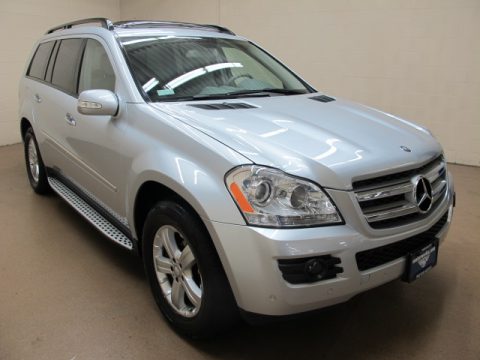 Iridium Silver Metallic Mercedes-Benz GL 450 4Matic.  Click to enlarge.