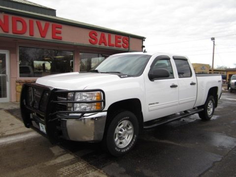 Summit White Chevrolet Silverado 2500HD LT Crew Cab 4x4.  Click to enlarge.
