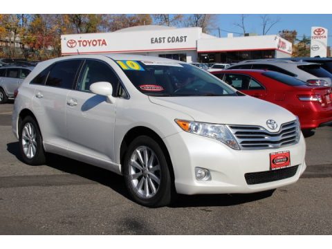 Blizzard White Pearl Toyota Venza I4.  Click to enlarge.