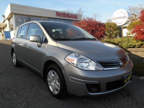 Magnetic Gray Metallic Nissan Versa 1.8 S Hatchback. Click to enlarge. Magnetic Gray Metallic Nissan Versa 1.8 S Hatchback. Click to enlarge.