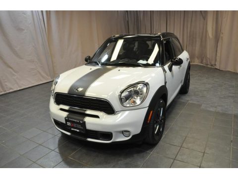 Light White Mini Cooper S Countryman.  Click to enlarge.
