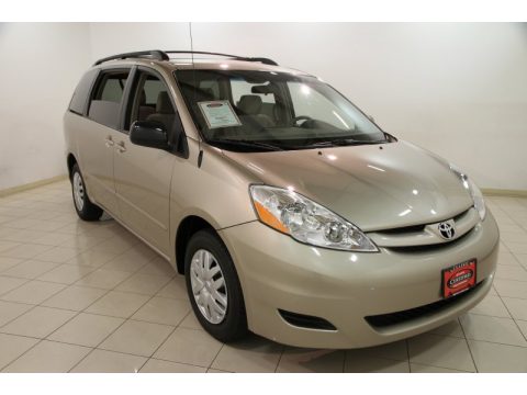 Desert Sand Mica Toyota Sienna LE.  Click to enlarge.