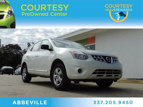 Pearl White Nissan Rogue S.  Click to enlarge.
