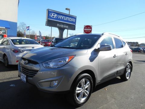 Chai Bronze Hyundai Tucson Limited AWD.  Click to enlarge.