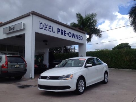 Candy White Volkswagen Jetta SE Sedan.  Click to enlarge.