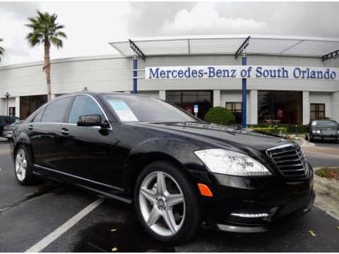 Black Mercedes-Benz S 550 Sedan.  Click to enlarge.