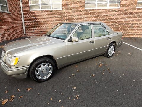 Smoke Silver Metallic Mercedes-Benz E 320 Sedan. Click to enlarge. Smoke Silver Metallic Mercedes-Benz E 320 Sedan. Click to enlarge.