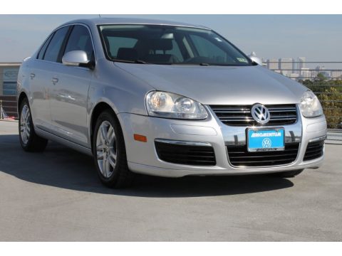 Reflex Silver Metallic Volkswagen Jetta Wolfsburg Edition Sedan.  Click to enlarge.