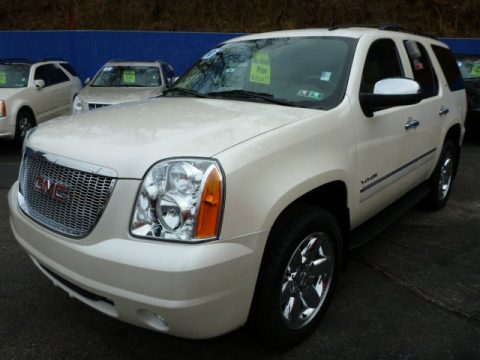 White Diamond Tricoat GMC Yukon SLT 4x4. Click to enlarge. White Diamond Tricoat GMC Yukon SLT 4x4. Click to enlarge.