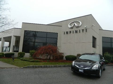 Super Black Nissan Altima 2.5 S.  Click to enlarge.