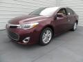 Front 3/4 View of 2014 Toyota Avalon XLE #7