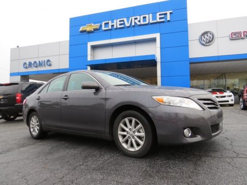 Magnetic Gray Metallic Toyota Camry XLE V6.  Click to enlarge.