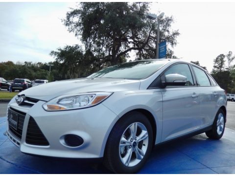 Ingot Silver Ford Focus SE Sedan.  Click to enlarge.