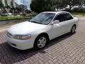 Front 3/4 View of 2000 Honda Accord EX-L Sedan #22