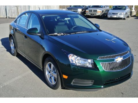 Rainforest Green Metallic Chevrolet Cruze LT.  Click to enlarge.