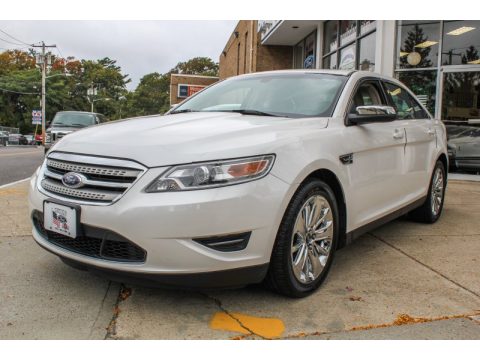 White Platinum Tri-Coat Ford Taurus Limited.  Click to enlarge.
