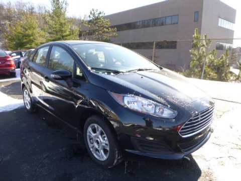 Tuxedo Black Ford Fiesta SE Sedan.  Click to enlarge.