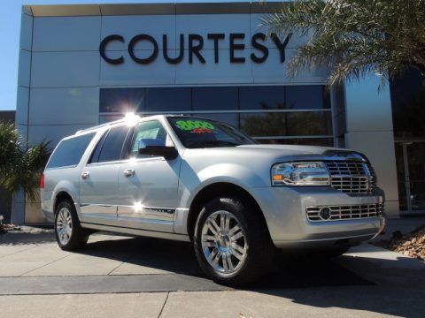 Ingot Silver Metallic Lincoln Navigator L 4x2.  Click to enlarge.