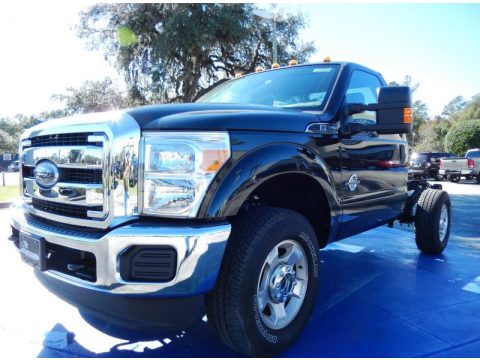 Tuxedo Black Metallic Ford F350 Super Duty XLT Regular Cab 4x4 Chassis.  Click to enlarge.