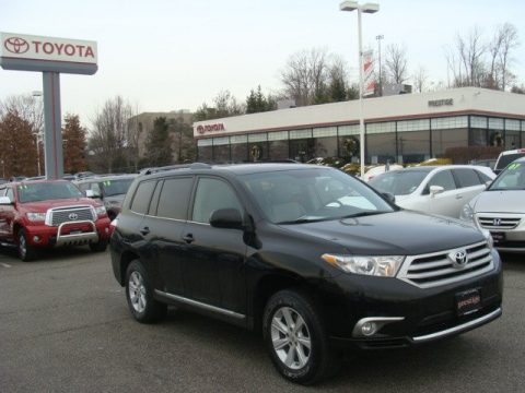Black Toyota Highlander SE 4WD.  Click to enlarge.
