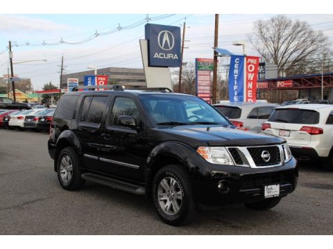 Super Black Nissan Pathfinder Silver 4x4.  Click to enlarge.