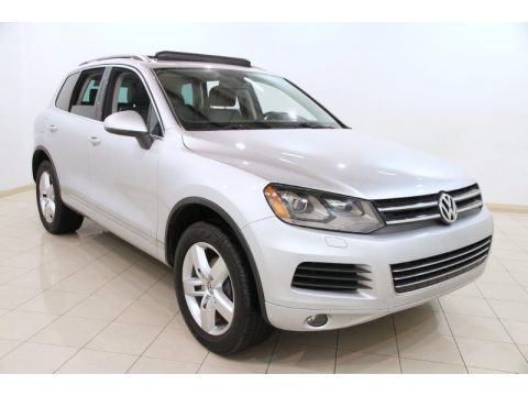 Cool Silver Metallic Volkswagen Touareg VR6 FSI Lux 4XMotion.  Click to enlarge.
