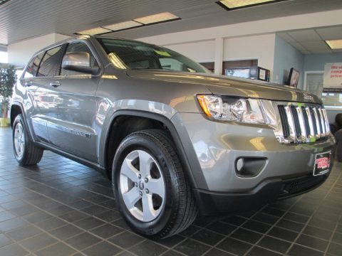 Mineral Gray Metallic Jeep Grand Cherokee Laredo X Package 4x4.  Click to enlarge.