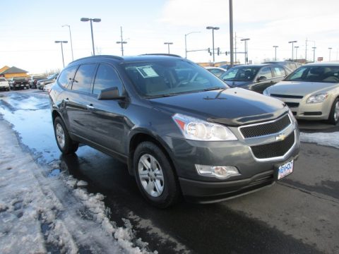 Cyber Gray Metallic Chevrolet Traverse LS AWD.  Click to enlarge.