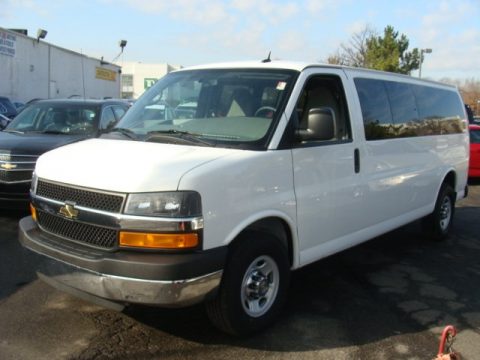 Summit White Chevrolet Express 3500 Extended Passenger Van.  Click to enlarge.