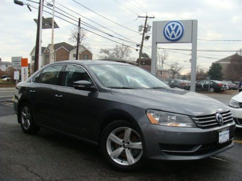 Platinum Gray Metallic Volkswagen Passat 2.5L SE. Click to enlarge. Platinum Gray Metallic Volkswagen Passat 2.5L SE. Click to enlarge.