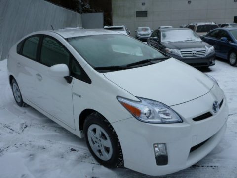 Blizzard White Pearl Toyota Prius Hybrid II.  Click to enlarge.