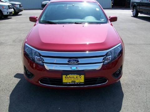 Sangria Red Metallic Ford Fusion SE.  Click to enlarge.