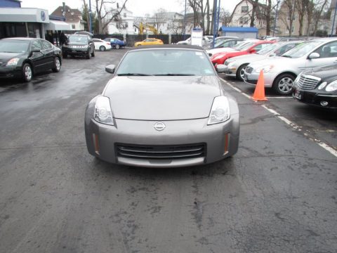Carbon Silver Metallic Nissan 350Z Enthusiast Roadster.  Click to enlarge.