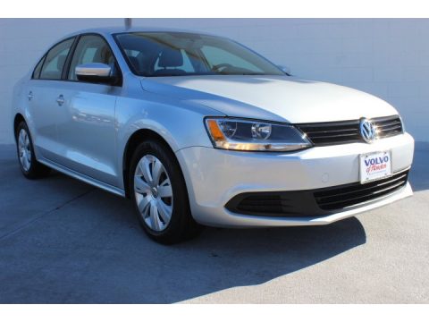 Reflex Silver Metallic Volkswagen Jetta SE Sedan.  Click to enlarge.