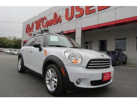 Light White Mini Cooper Countryman.  Click to enlarge.