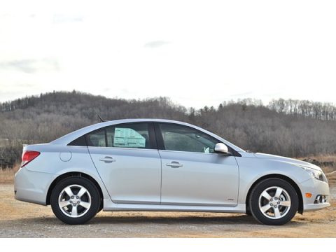 Silver Ice Metallic Chevrolet Cruze LT.  Click to enlarge.