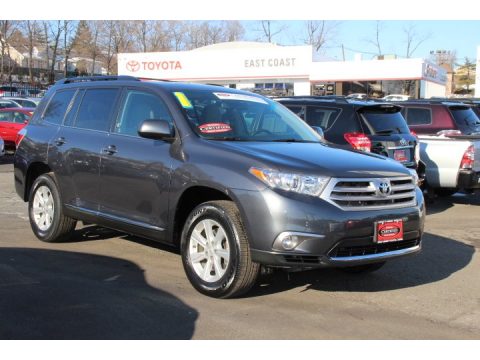 Magnetic Gray Metallic Toyota Highlander V6 4WD. Click to enlarge. Magnetic Gray Metallic Toyota Highlander V6 4WD. Click to enlarge.