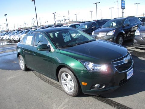 Rainforest Green Metallic Chevrolet Cruze LT.  Click to enlarge.